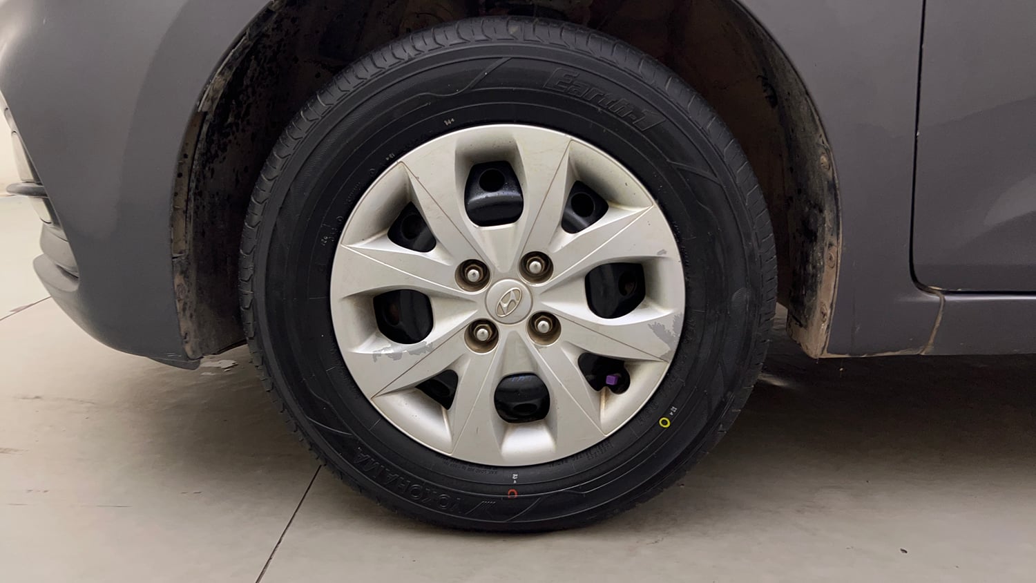 Used 2019 Hyundai Elite i20 Magna Plus 1.2 + CNG (Outside Fitted) Petrol Manual tyres LEFT FRONT TYRE RIM VIEW
