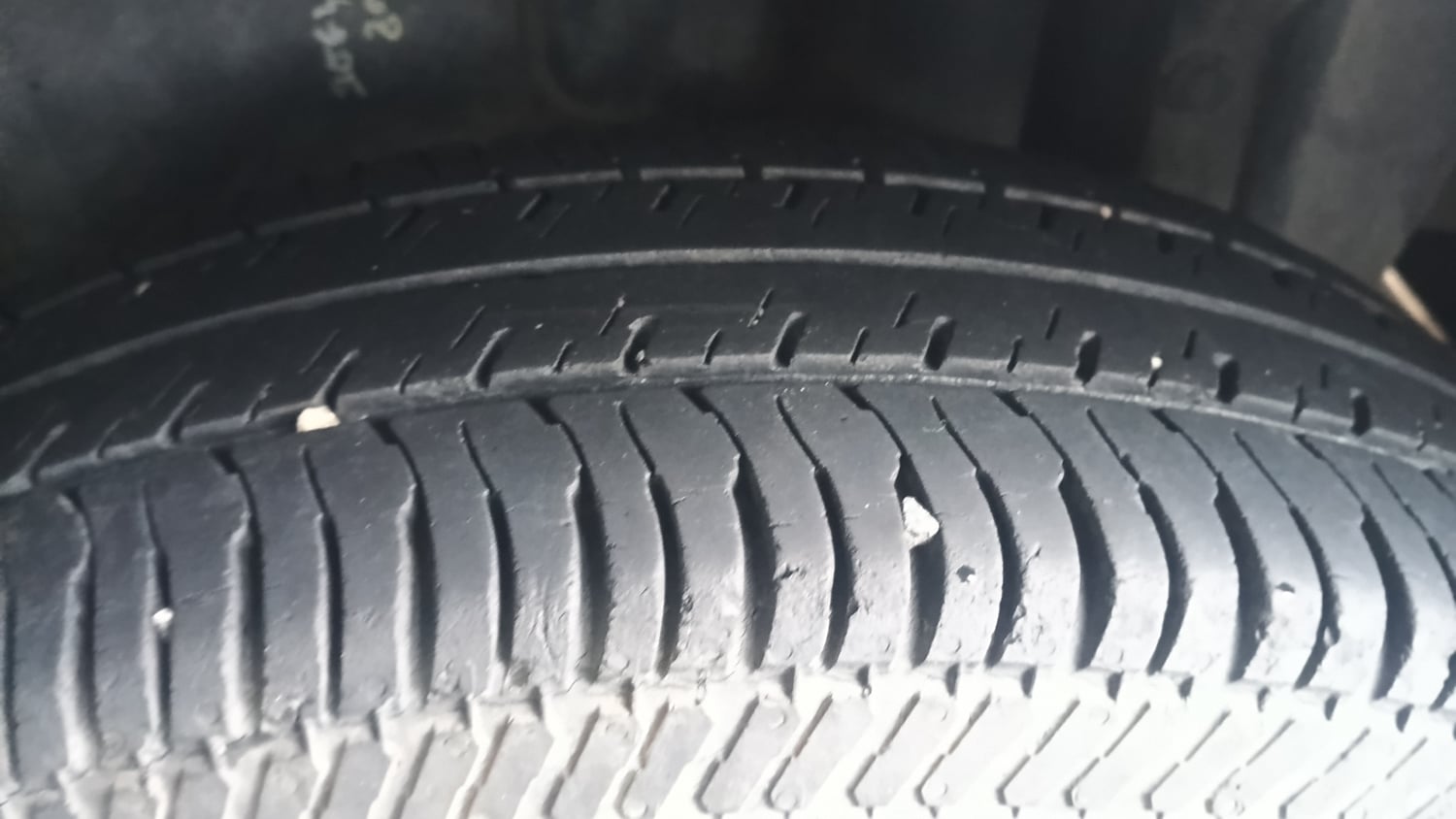 Used 2015 Maruti Suzuki Swift VXi Petrol Manual tyres LEFT REAR TYRE TREAD VIEW