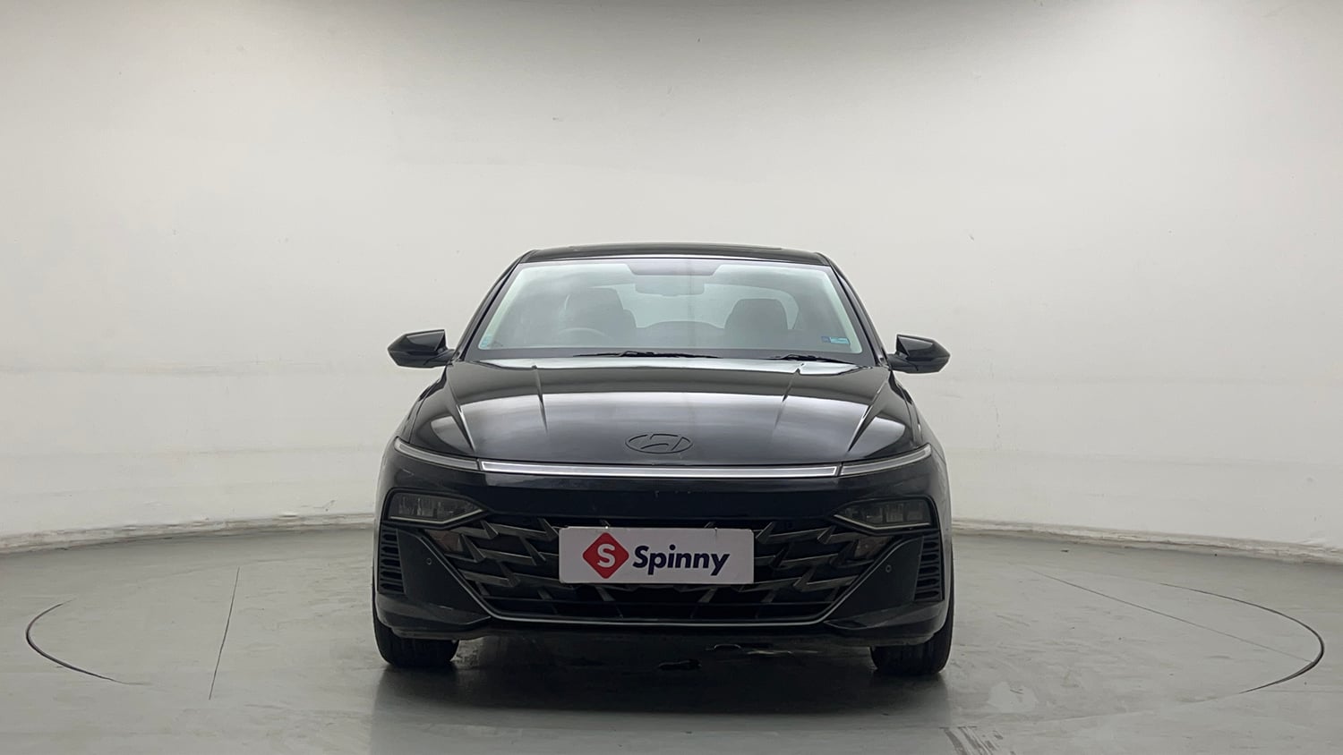 Used 2025 Hyundai Verna SX 1.5 Petrol MT Petrol Manual exterior FRONT VIEW