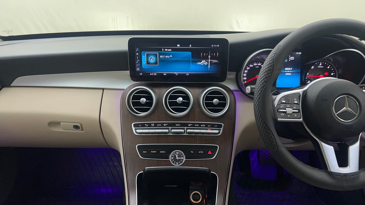 Used 2019 Mercedes-Benz C-Class C 220d Progressive Diesel Automatic interior MUSIC SYSTEM & AC CONTROL VIEW