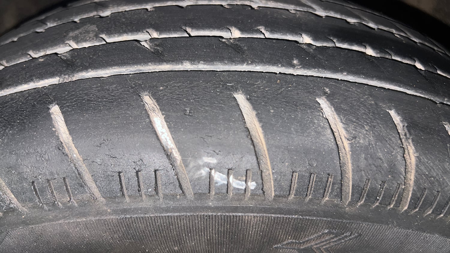 Used 2014 Maruti Suzuki Celerio VXi Petrol Manual tyres LEFT FRONT TYRE TREAD VIEW