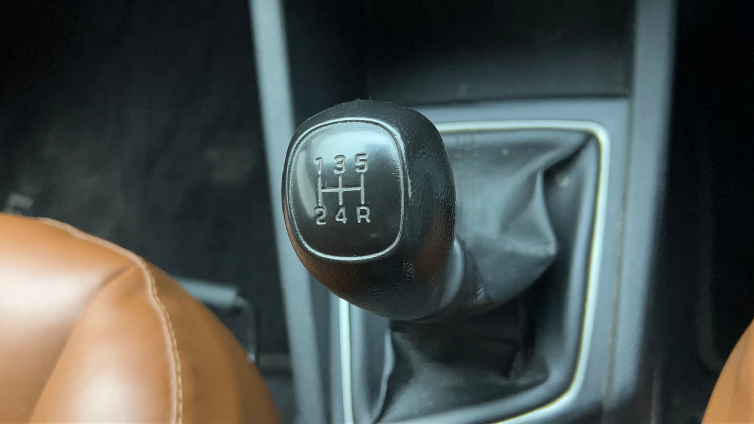 Used 2019 Hyundai Elite i20 Magna Plus 1.2 Petrol Manual interior GEAR  KNOB VIEW