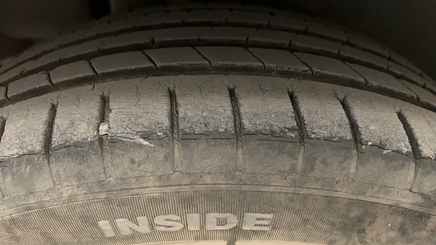 Used 2019 Maruti Suzuki Ciaz Alpha Hybrid 1.5 Petrol Manual tyres RIGHT REAR TYRE TREAD VIEW