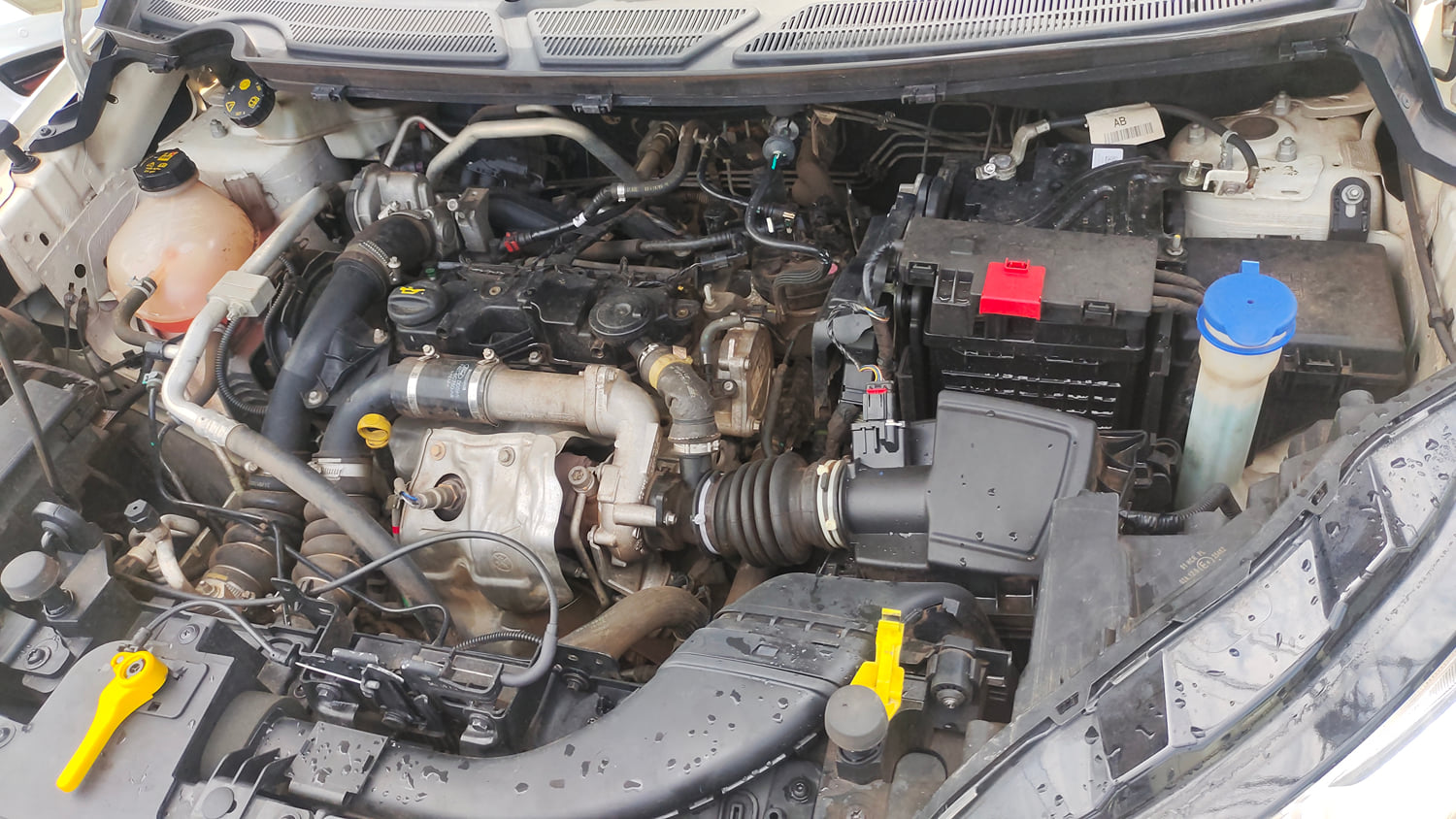 Used 2020 Ford EcoSport Ambiente 1.5L TDCi Diesel Manual engine ENGINE LEFT SIDE VIEW