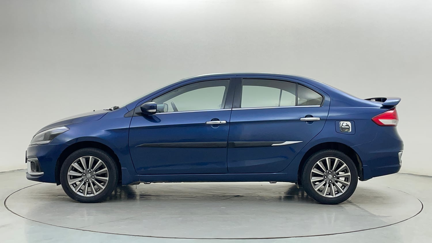 Used 2019 null Petrol Manual exterior LEFT SIDE VIEW