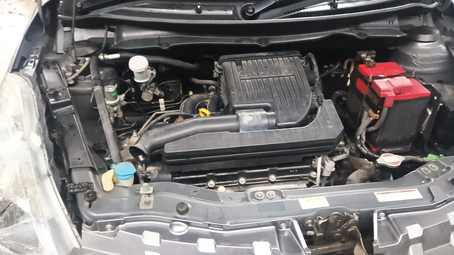 Used 2015 Maruti Suzuki Swift VXi Petrol Manual engine ENGINE RIGHT SIDE VIEW