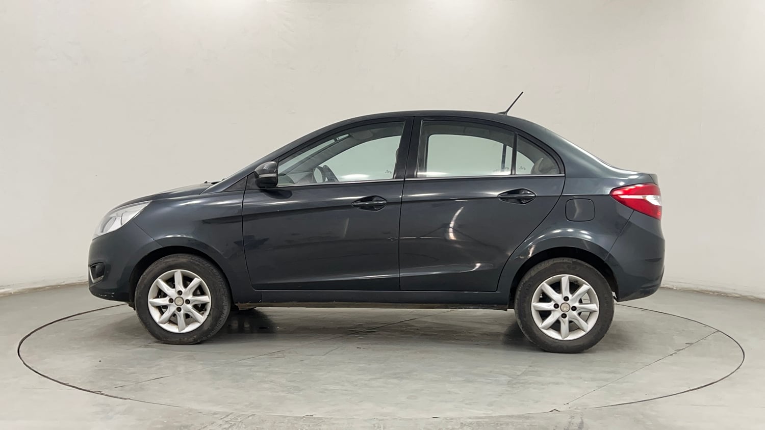 Used 2016 Tata Zest XT Petrol Petrol Manual exterior LEFT SIDE VIEW