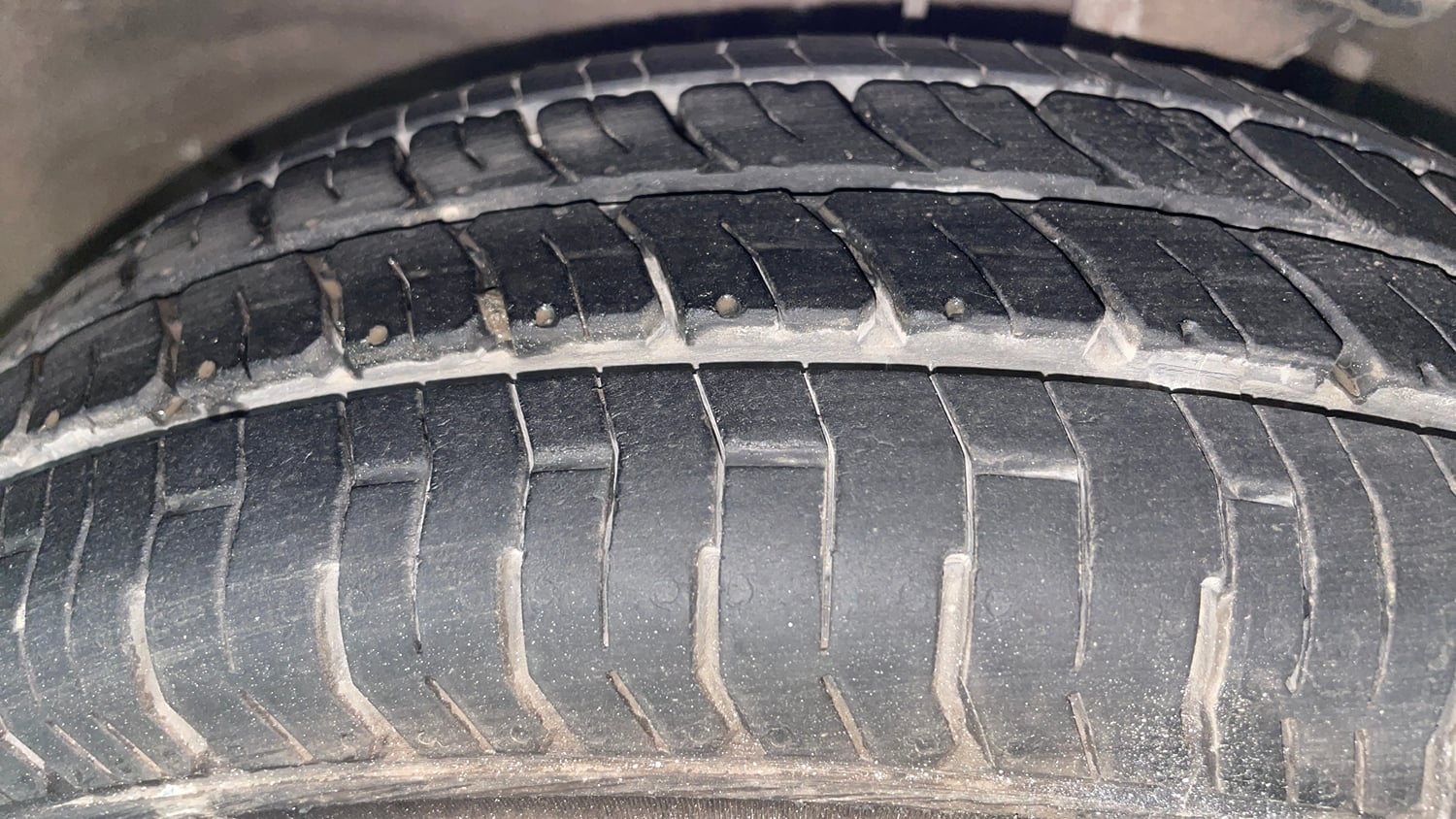 Used 2021 Maruti Suzuki Alto 800 LXi (O) Petrol Manual tyres LEFT FRONT TYRE TREAD VIEW