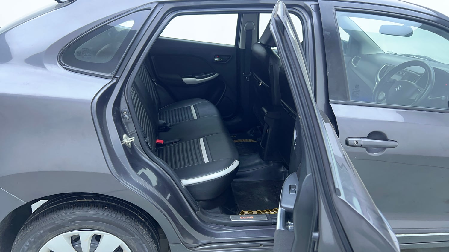 Used 2018 Maruti Suzuki Baleno Delta 1.2 Petrol Manual interior RIGHT SIDE REAR DOOR CABIN VIEW