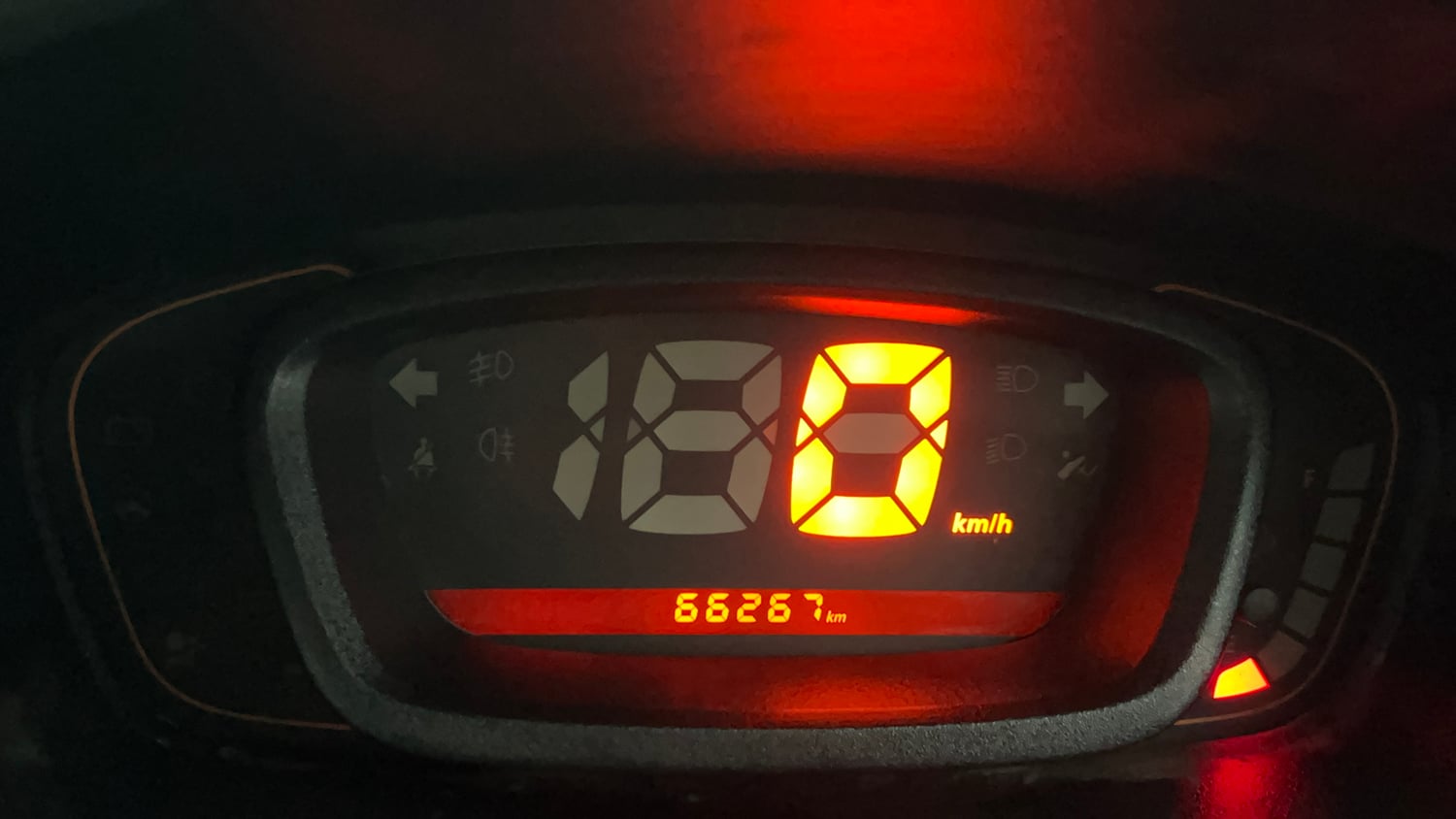 Used 2019 Renault Kwid RXT (O) 1.0 SCE Edition Petrol Manual interior CLUSTERMETER VIEW