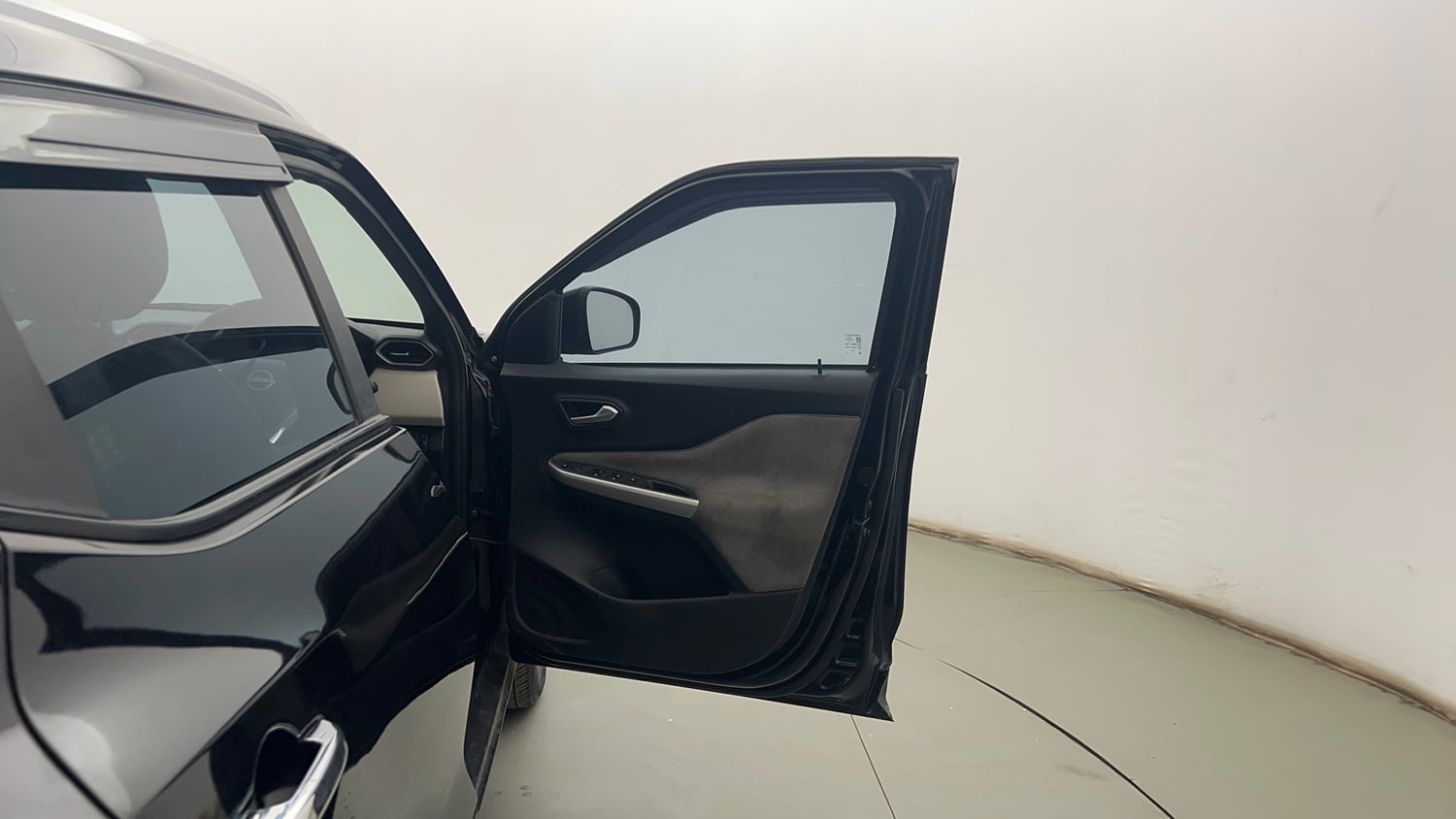 Used 2023 Nissan Magnite XV Petrol Manual interior RIGHT FRONT DOOR OPEN VIEW