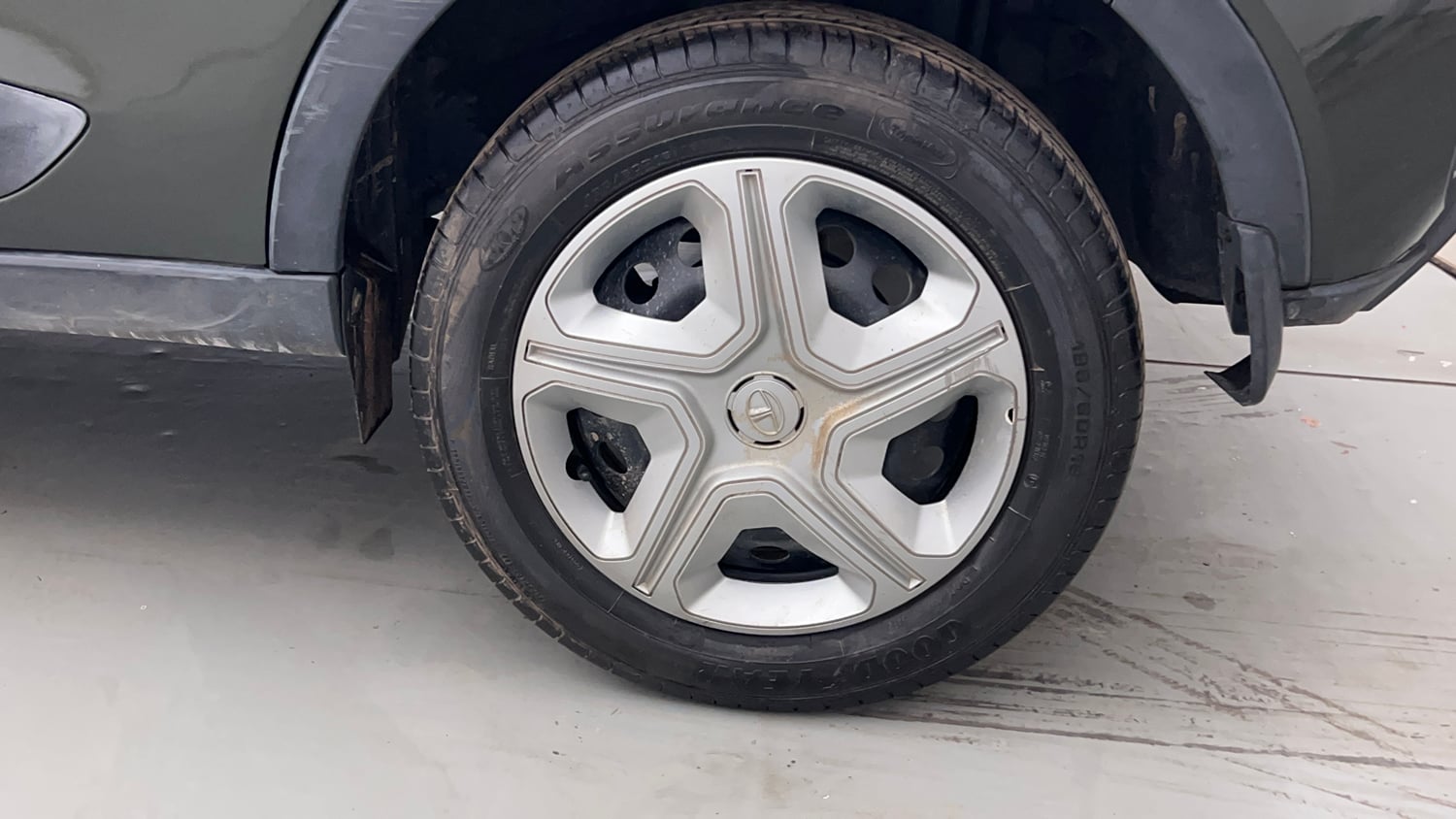 Used 2022 Tata Nexon XM (S) Petrol Manual tyres LEFT REAR TYRE RIM VIEW