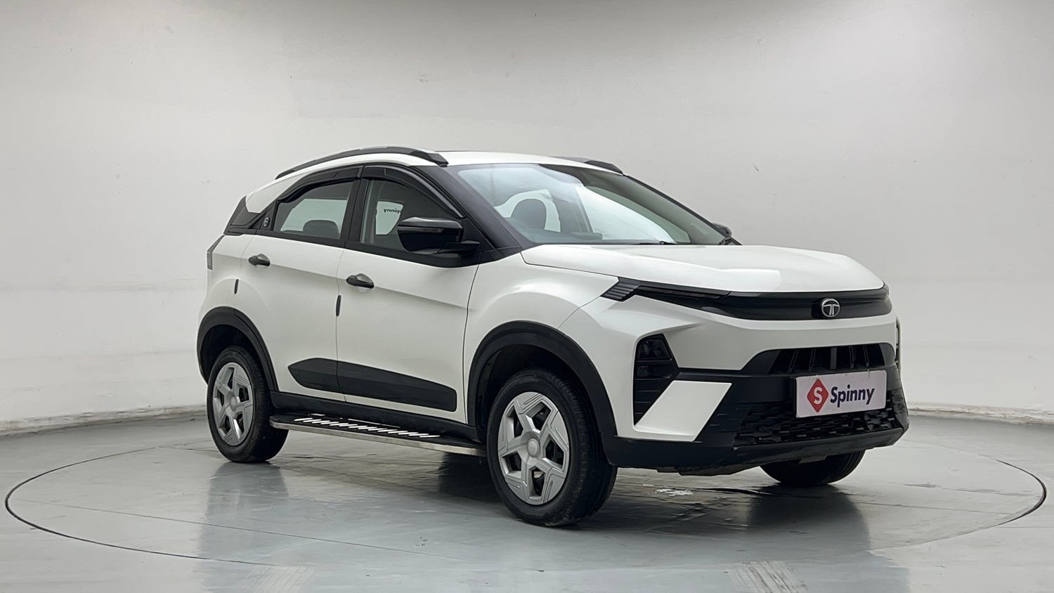 Used 2024 Tata Nexon Pure (S) 1.2 Petrol 6AMT Petrol Automatic exterior RIGHT FRONT CORNER VIEW