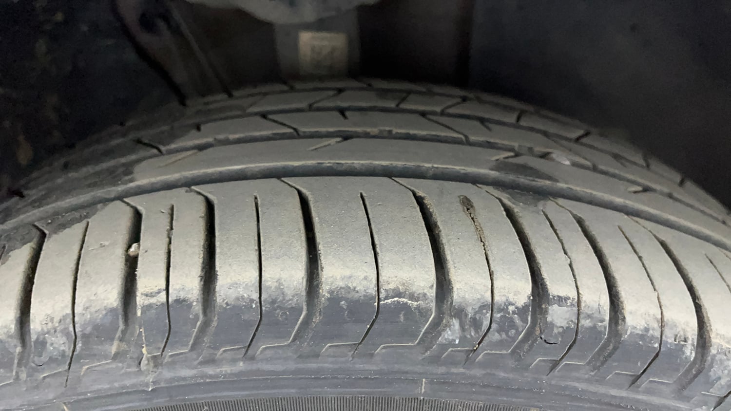 Used 2023 Volkswagen Virtus GT Plus 1.5 TSI EVO DSG Petrol Automatic tyres RIGHT FRONT TYRE TREAD VIEW