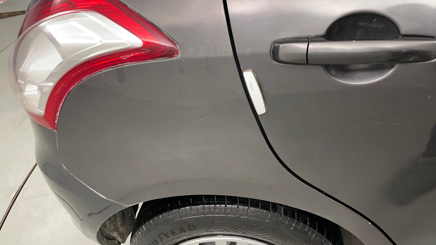 Used 2015 Maruti Suzuki Swift VXi Petrol Manual dents MINOR SCRATCH