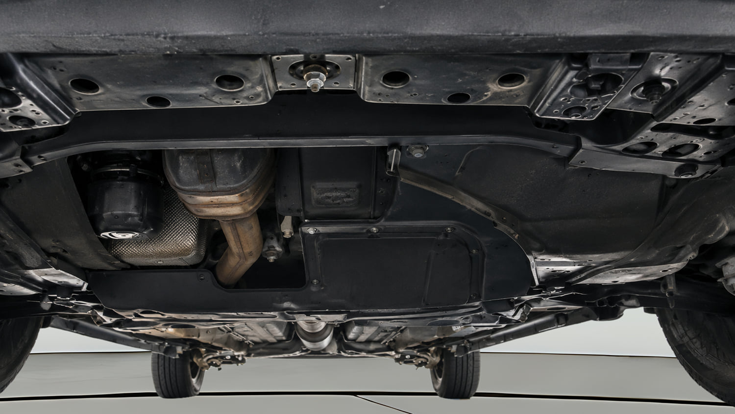 Used 2015 Maruti Suzuki Swift VXi Petrol Manual extra FRONT LEFT UNDERBODY VIEW