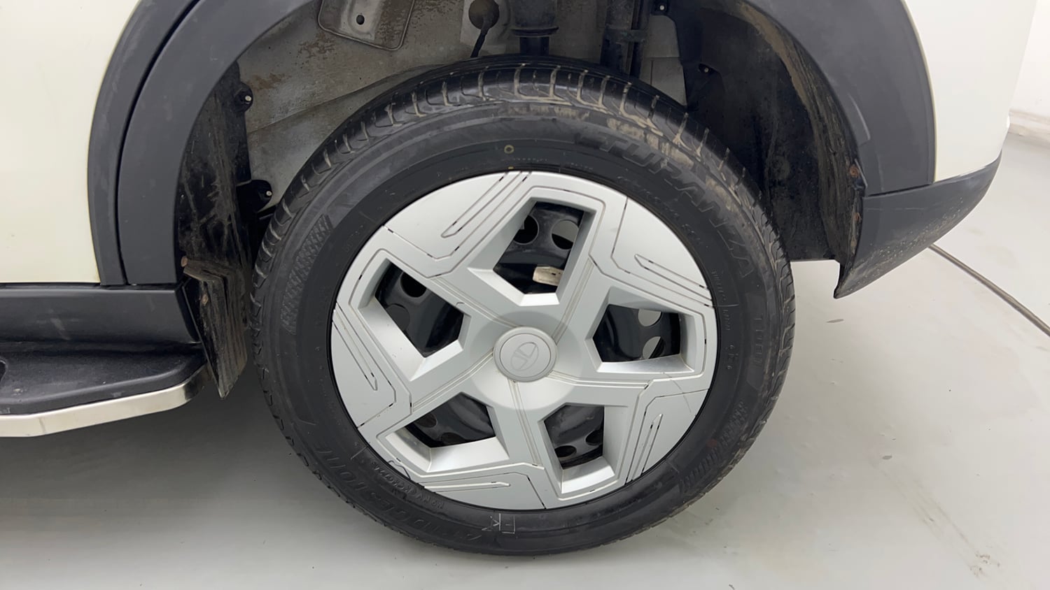 Used 2024 Tata Nexon Pure (S) 1.2 Petrol 6AMT Petrol Automatic tyres LEFT REAR TYRE RIM VIEW