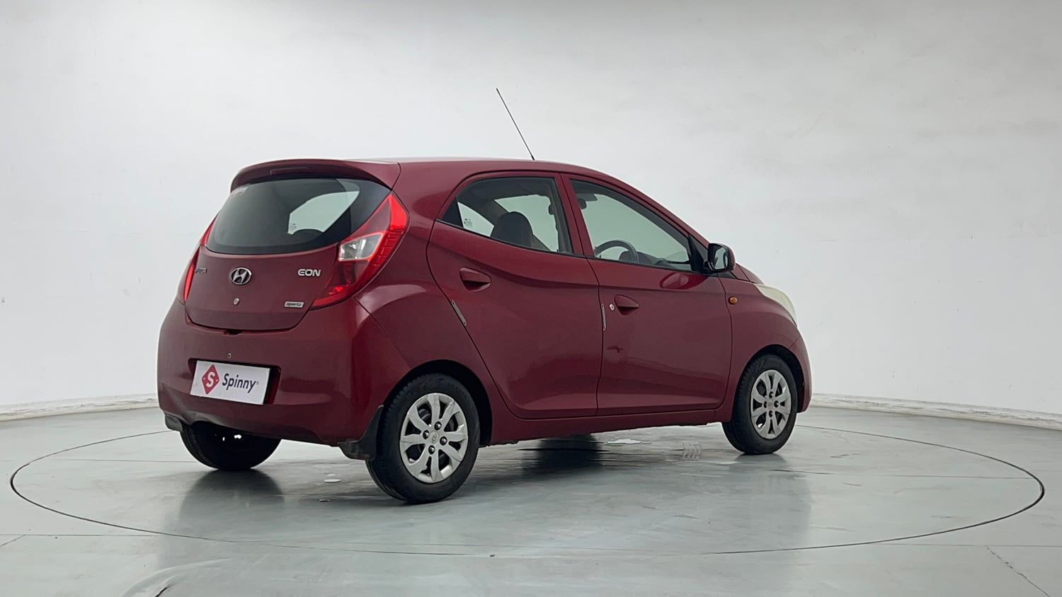 Used 2014 Hyundai Eon Sportz Petrol Manual exterior RIGHT REAR CORNER VIEW