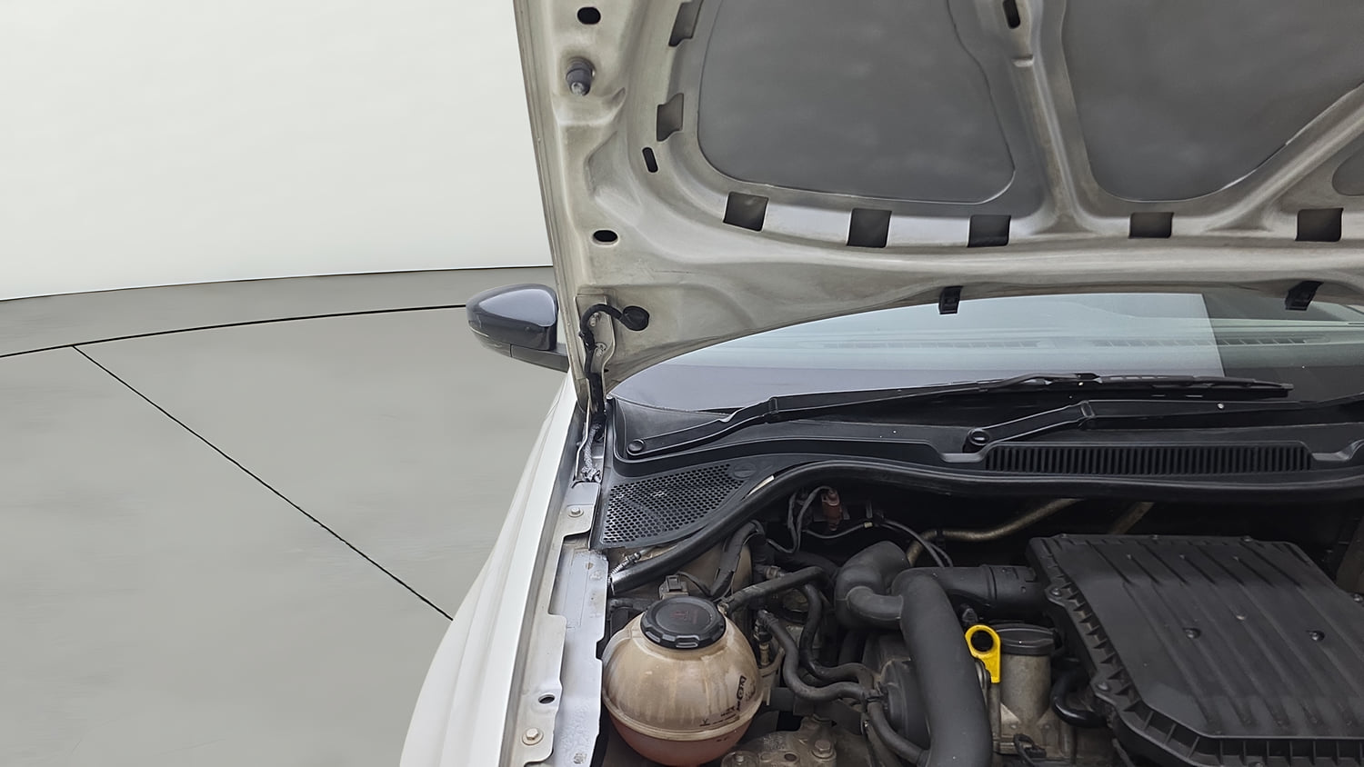 Used 2018 Volkswagen Polo Highline Plus 1.0 (P) 16 Alloy Petrol Manual engine ENGINE RIGHT SIDE HINGE & APRON VIEW