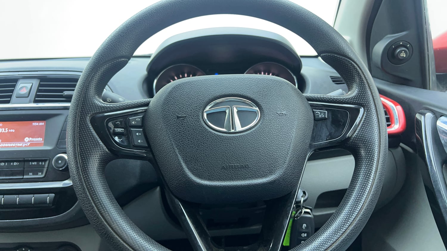 Used 2018 Tata Tiago Revotron XZA Petrol Automatic top_features Steering mounted controls