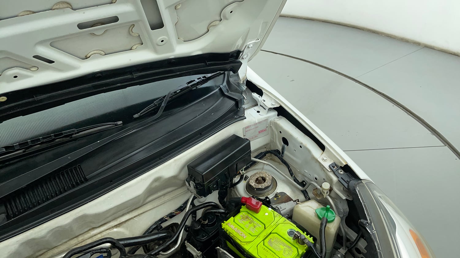 Used 2019 Maruti Suzuki Alto 800 LXi Petrol Manual engine ENGINE LEFT SIDE HINGE & APRON VIEW