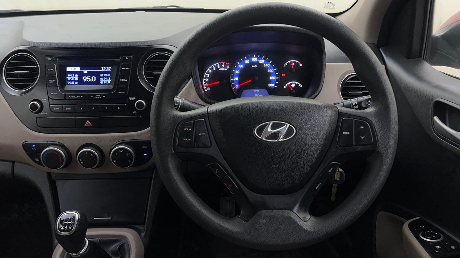 Used 2014 Hyundai Xcent S 1.2 Petrol Manual interior STEERING VIEW