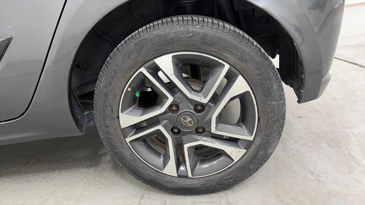 Used 2020 Tata Tiago XZ Plus Petrol Manual tyres LEFT REAR TYRE RIM VIEW