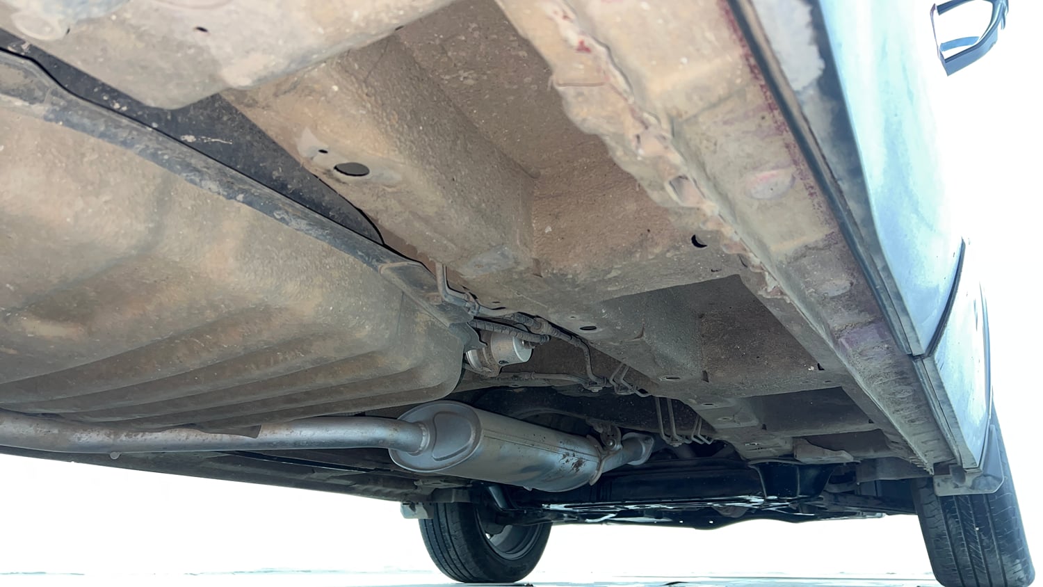 Used 2021 MG Motors Hector Plus Sharp 1.5 Petrol Turbo CVT 6-STR Dual Tone Petrol Automatic extra REAR RIGHT UNDERBODY VIEW