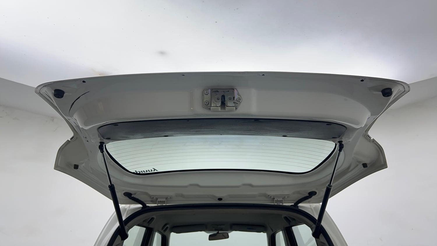Used 2015 Maruti Suzuki Wagon R VXI Petrol Manual interior DICKY DOOR OPEN VIEW