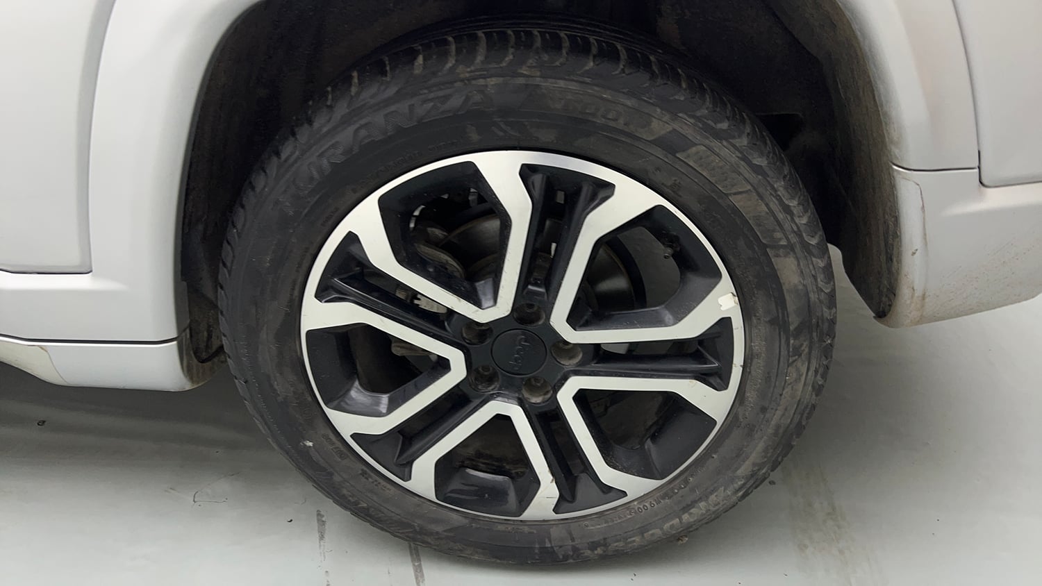 Used 2022 Jeep Compass Model S (O) 1.4 Petrol DCT Petrol Automatic tyres LEFT REAR TYRE RIM VIEW
