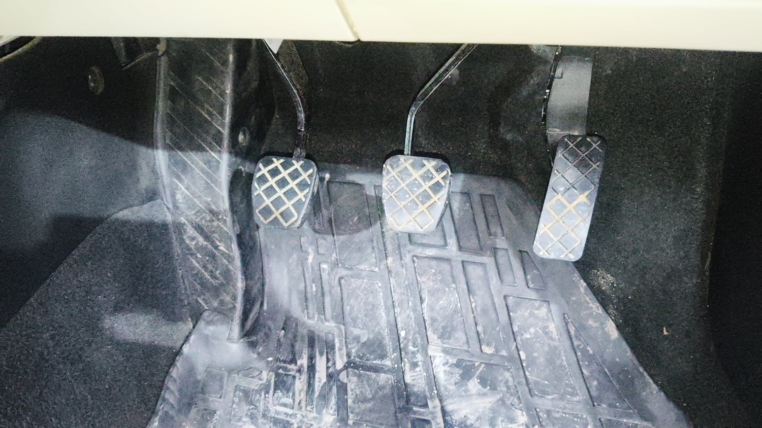Used 2022 Skoda Slavia Style 1.0L TSI MT Petrol Manual interior PEDALS VIEW