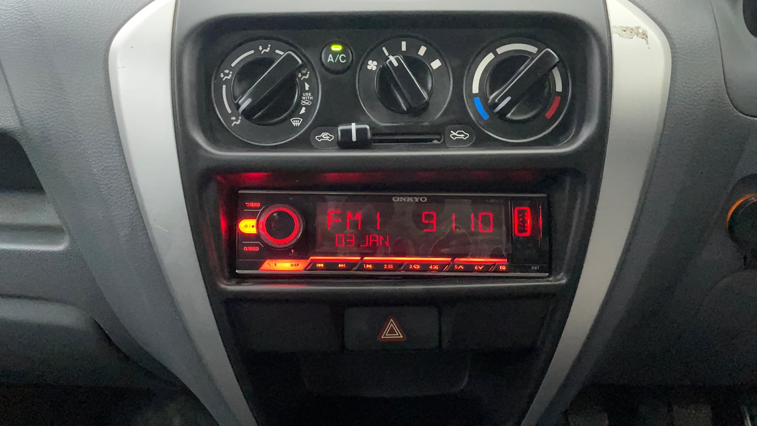 Used 2014 Maruti Suzuki Alto 800 Lxi Petrol Manual interior MUSIC SYSTEM & AC CONTROL VIEW