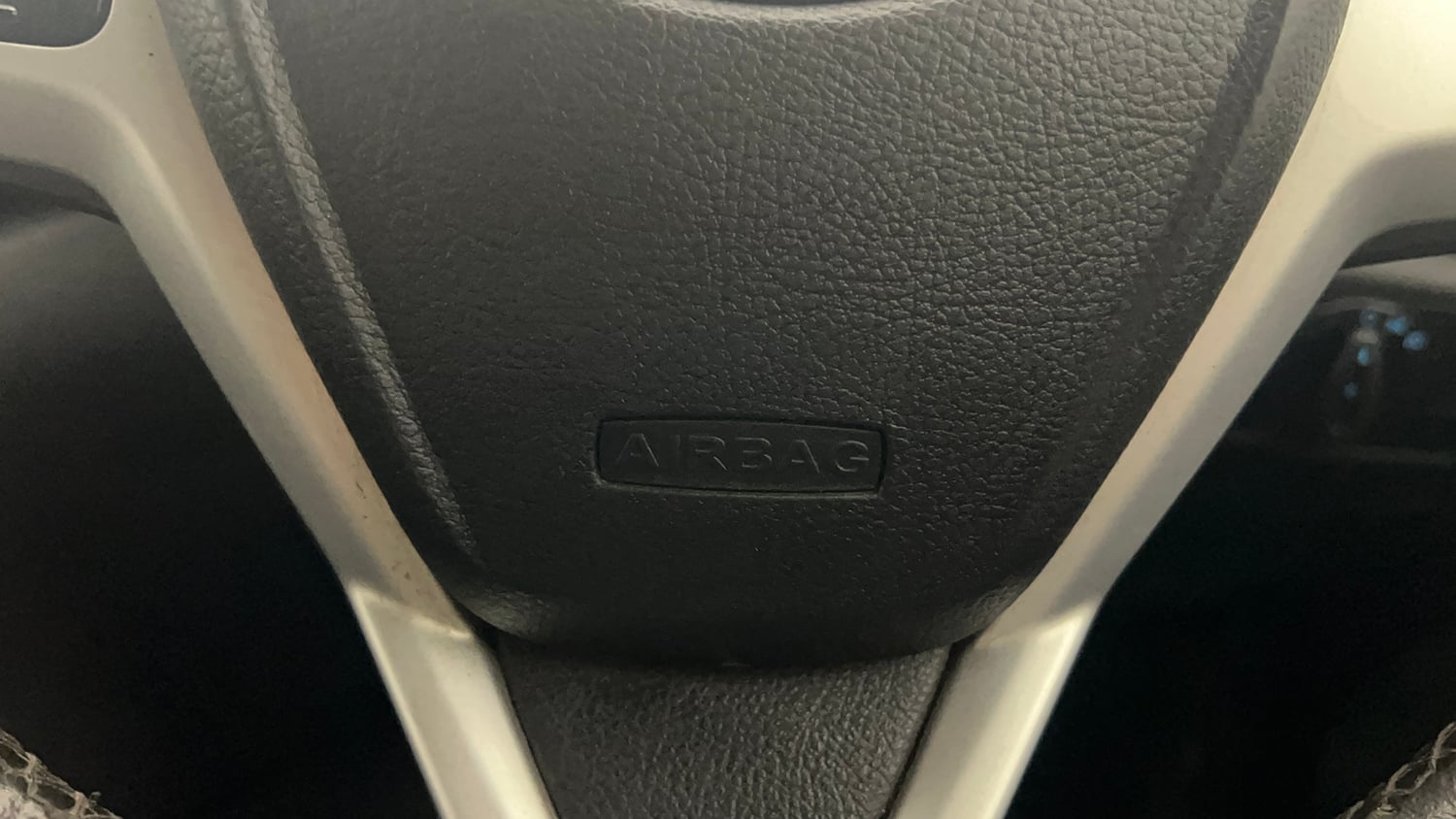 Used 2015 Ford EcoSport Titanium 1.0 Ecoboost (Opt) Petrol Manual top_features Airbags