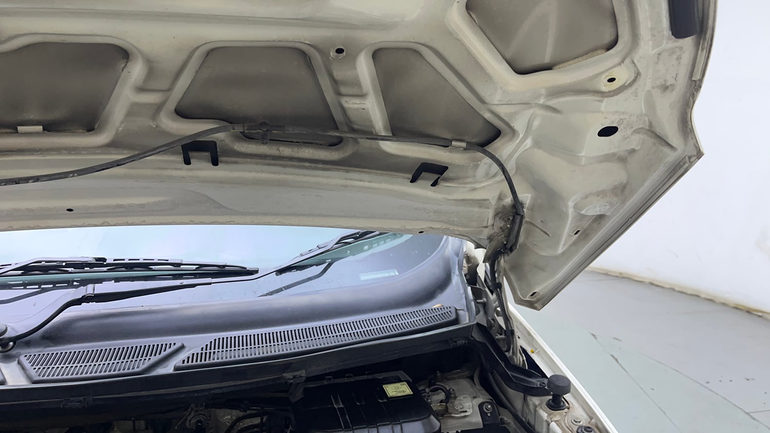 Used 2016 Ford EcoSport Titanium 1.5L Ti-VCT AT Petrol Automatic engine ENGINE LEFT SIDE HINGE & APRON VIEW