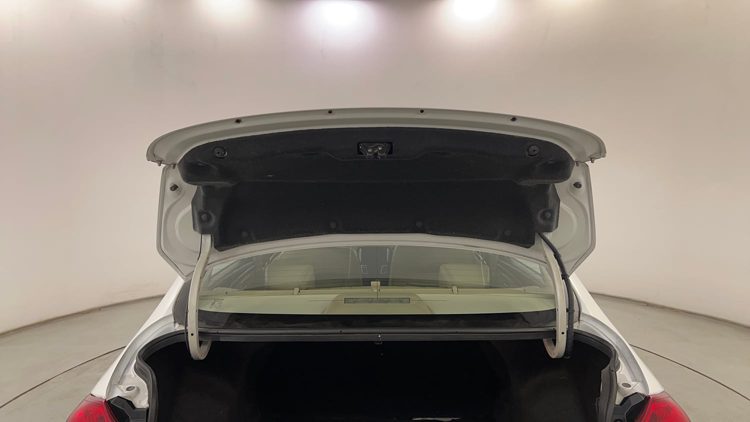 Used 2019 Maruti Suzuki Ciaz Alpha Hybrid 1.5 Petrol Manual interior DICKY DOOR OPEN VIEW