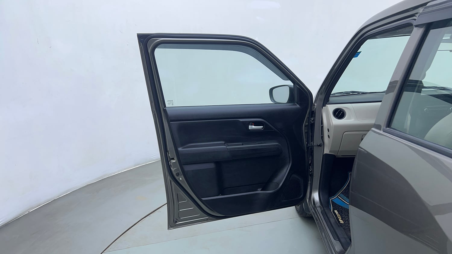 Used 2023 Maruti Suzuki Wagon R VXI 1.0 Petrol Manual interior LEFT FRONT DOOR OPEN VIEW