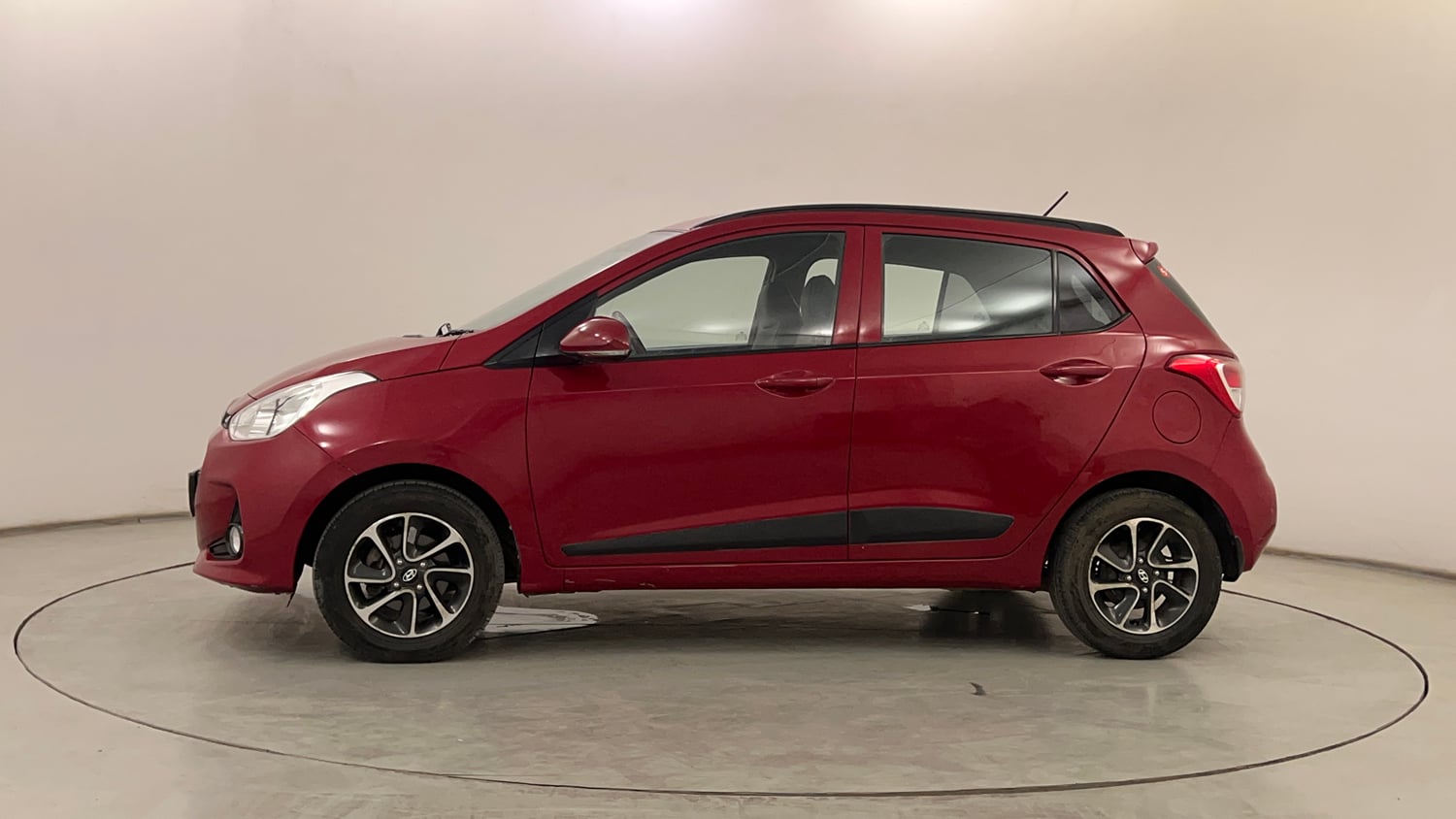 Used 2017 Hyundai Grand i10 Sportz (O) AT 1.2 Kappa VTVT Petrol Automatic exterior LEFT SIDE VIEW