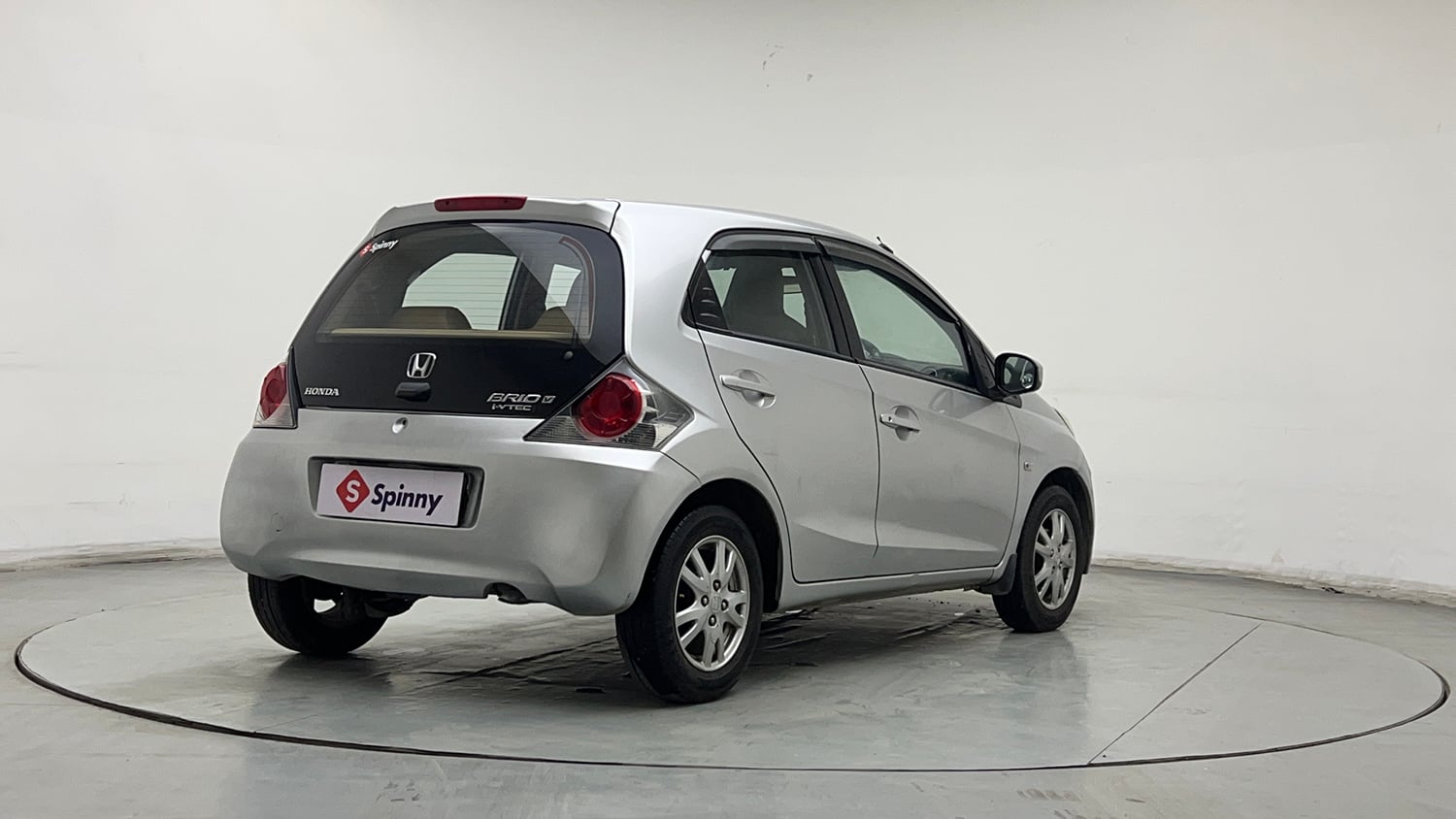 Used 2013 Honda Brio V MT Petrol Manual exterior RIGHT REAR CORNER VIEW