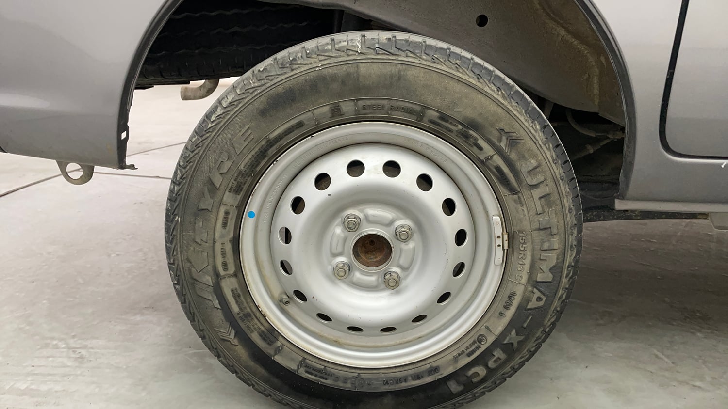 Used 2023 Maruti Suzuki Eeco 5 STR AC Petrol Manual tyres RIGHT REAR TYRE RIM VIEW