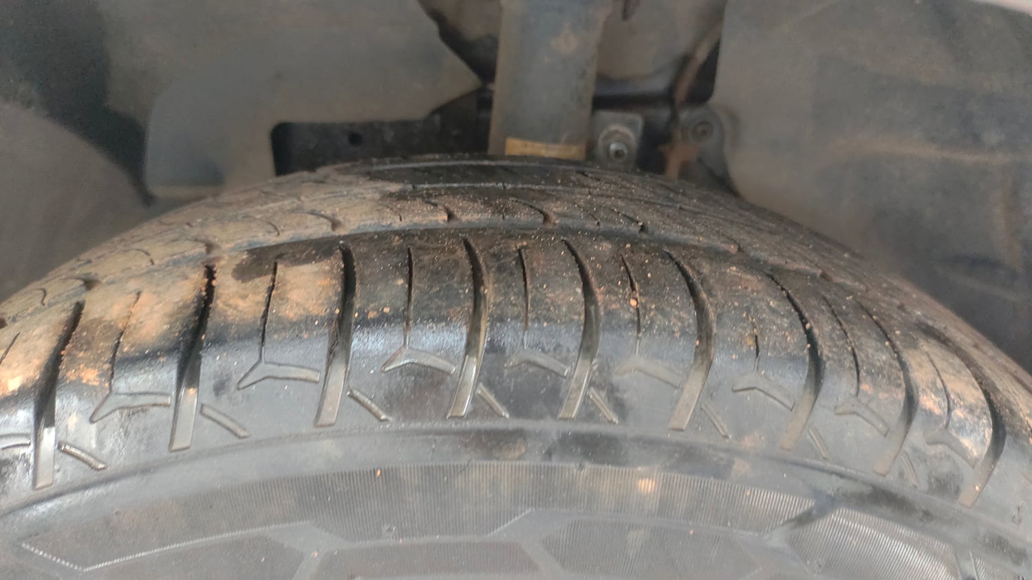 Used 2020 Ford EcoSport Ambiente 1.5L TDCi Diesel Manual tyres LEFT FRONT TYRE TREAD VIEW