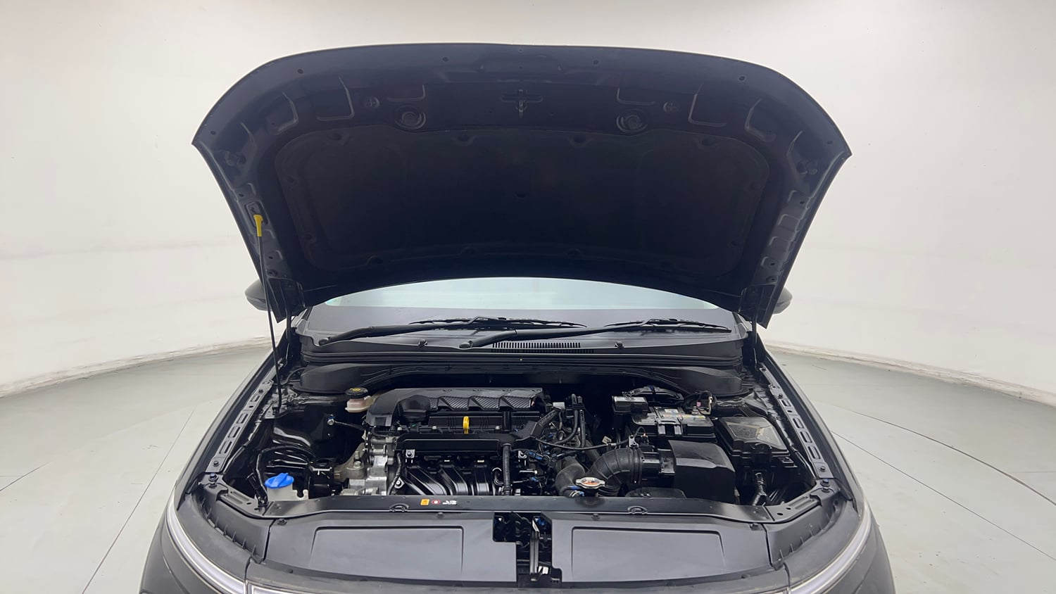 Used 2025 Hyundai Verna SX 1.5 Petrol MT Petrol Manual engine ENGINE & BONNET OPEN FRONT VIEW