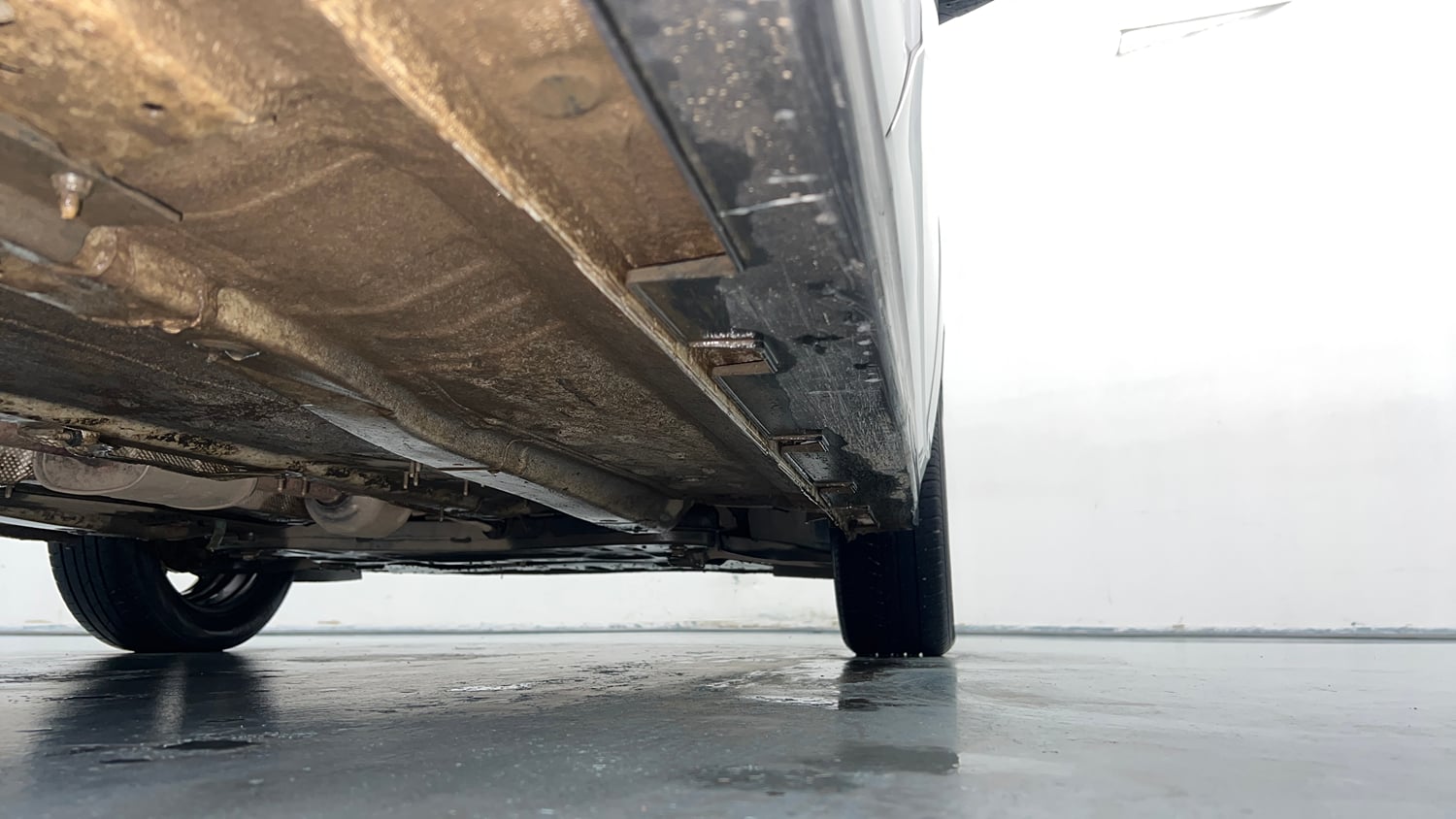 Used 2023 Hyundai i20 Sportz 1.2 MT Petrol Manual extra REAR RIGHT UNDERBODY VIEW
