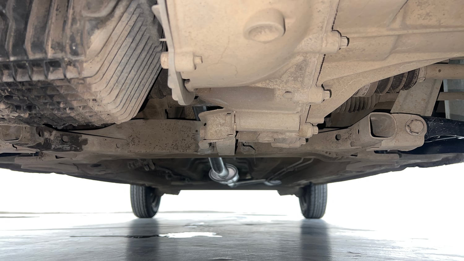 Used 2019 Renault Kwid RXT (O) 1.0 SCE Edition Petrol Manual extra FRONT LEFT UNDERBODY VIEW