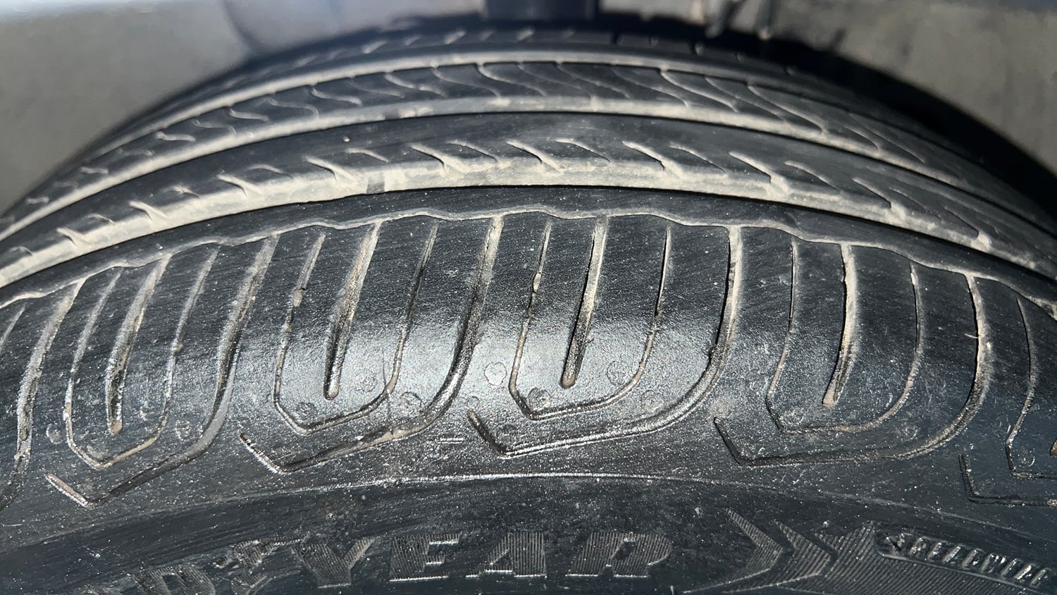 Used 2025 Tata Tiago XE CNG Cng Manual tyres RIGHT FRONT TYRE TREAD VIEW