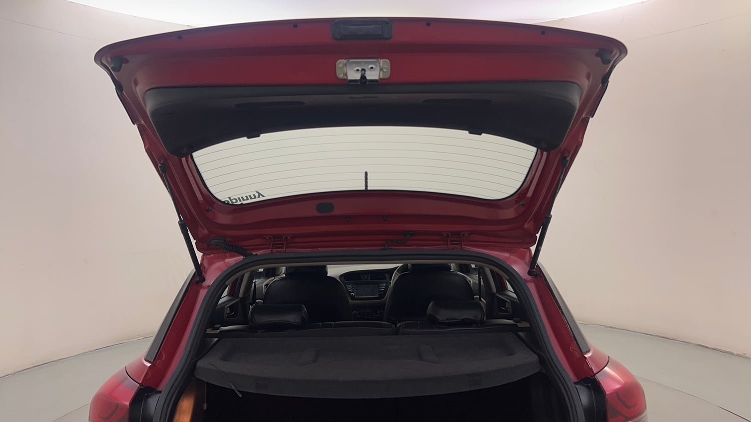 Used 2016 Hyundai Elite i20 Asta 1.2 (O) Petrol Manual interior DICKY DOOR OPEN VIEW