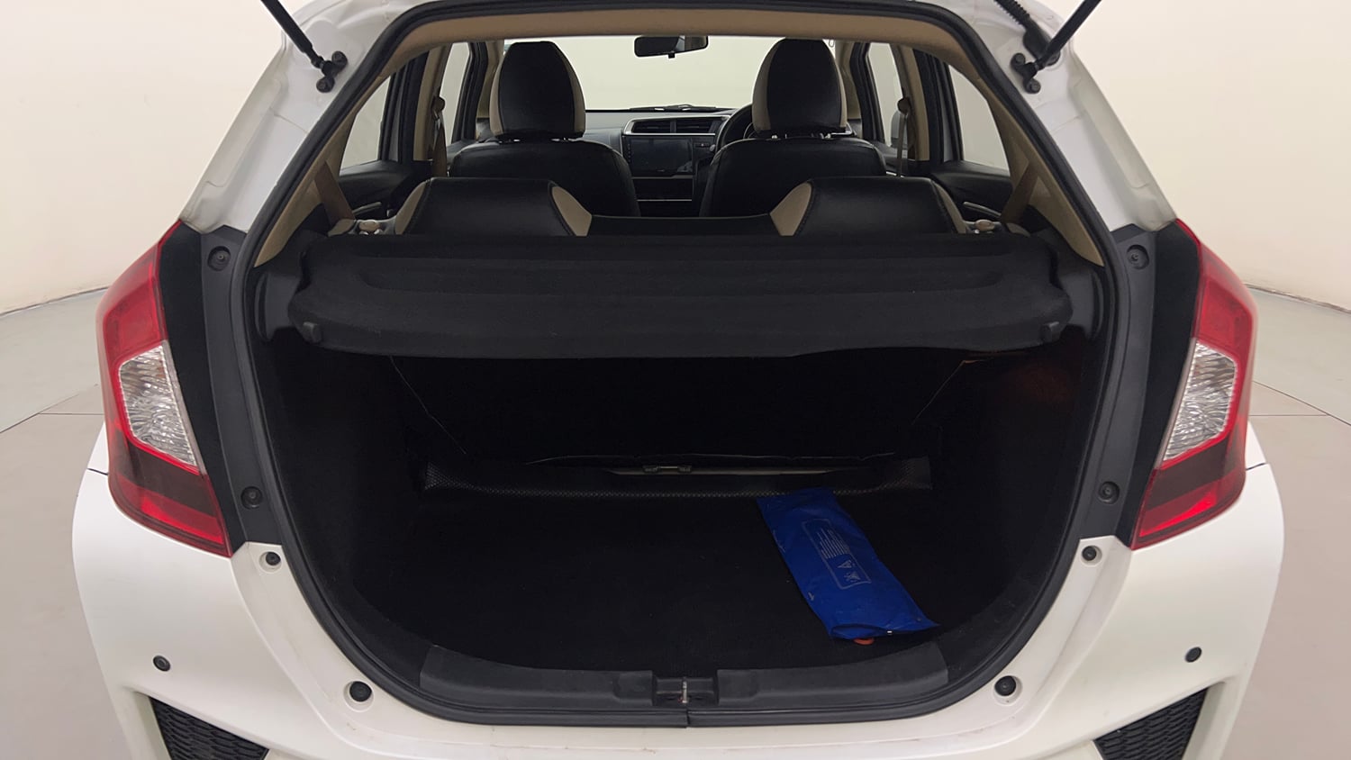 Used 2018 Honda Jazz V AT Petrol Petrol Automatic interior DICKY INSIDE VIEW