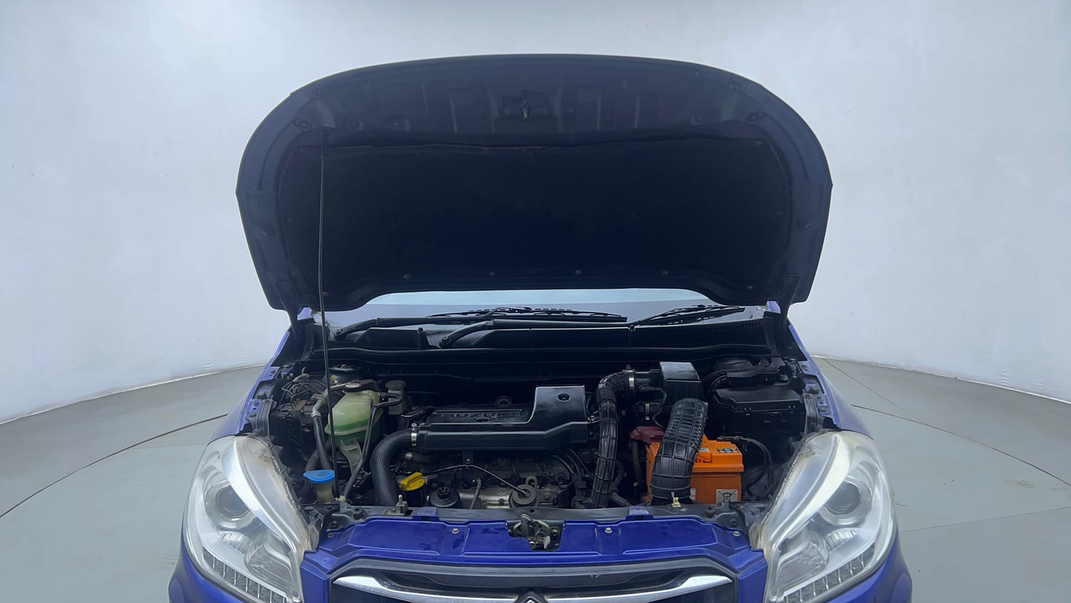Used 2016 Maruti Suzuki S-Cross Alpha 1.3 Diesel Manual engine ENGINE & BONNET OPEN FRONT VIEW