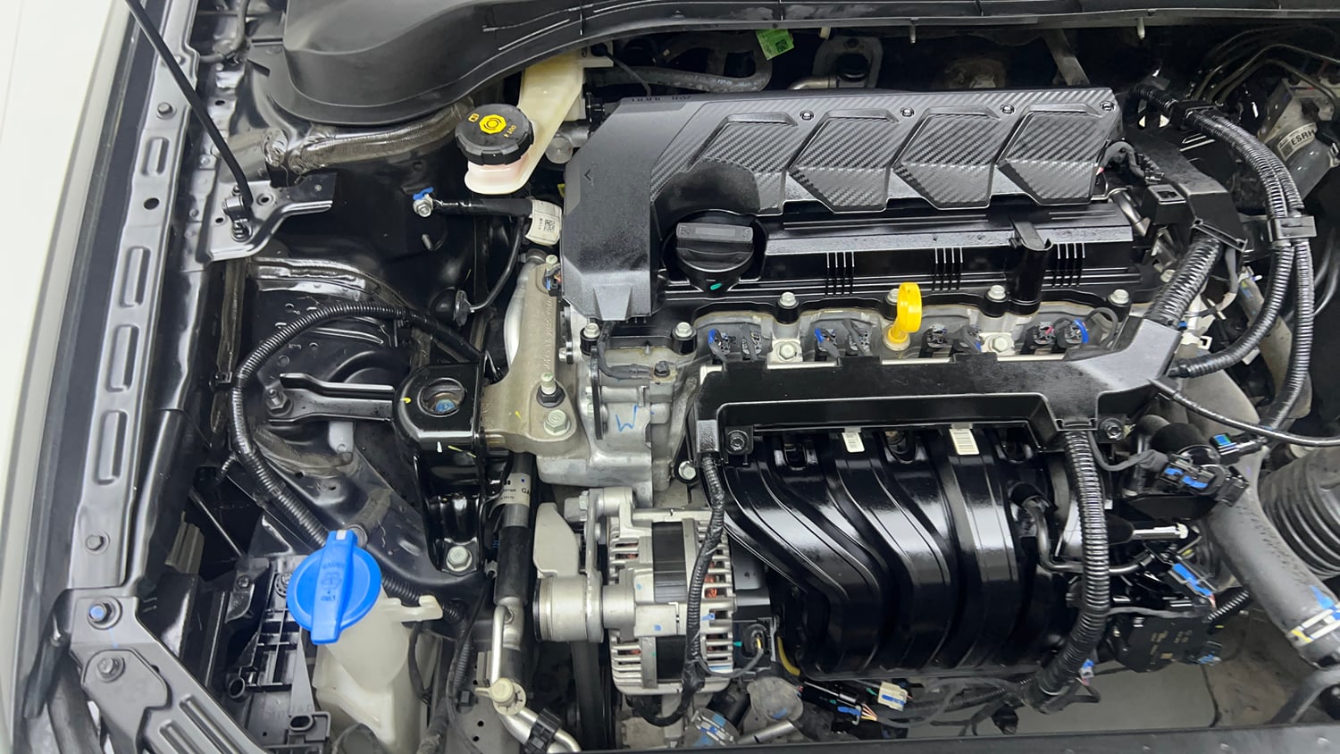 Used 2025 Hyundai Verna SX 1.5 Petrol MT Petrol Manual engine ENGINE RIGHT SIDE VIEW