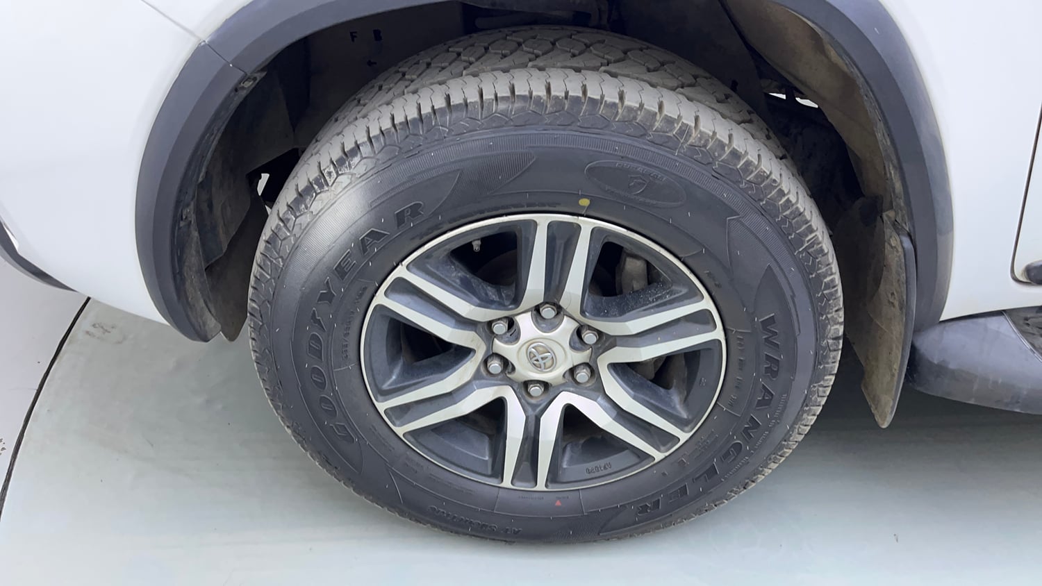 Used 2019 Toyota Fortuner 2.8 4x2 MT Diesel Manual tyres LEFT FRONT TYRE RIM VIEW