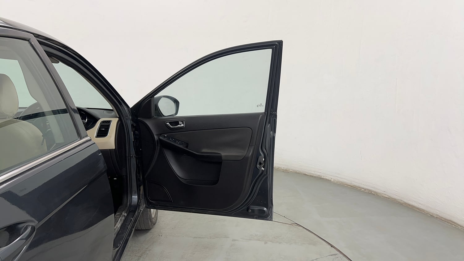 Used 2016 Tata Zest XT Petrol Petrol Manual interior RIGHT FRONT DOOR OPEN VIEW